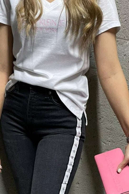 Calvin Klein Women Tshirt קלוין קליין טישרט לנשים לבן